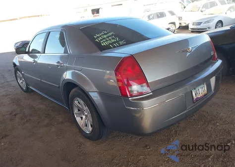 2006 Chrysler 300 Touring z USA, uszkodzony, nr VIN 2C3KA53G26H488162
